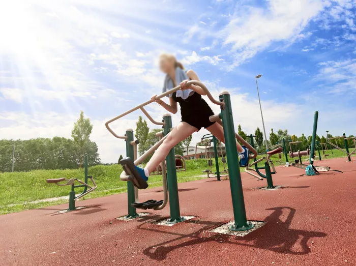 戶外(wài)健身(shēn)器(qì)材使用(yòng)器(qì)械注意事(shì)項